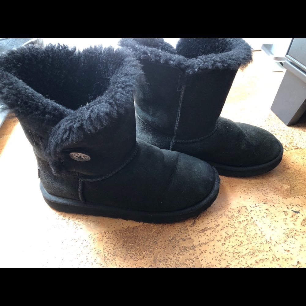 Ugg boots kids or small womens